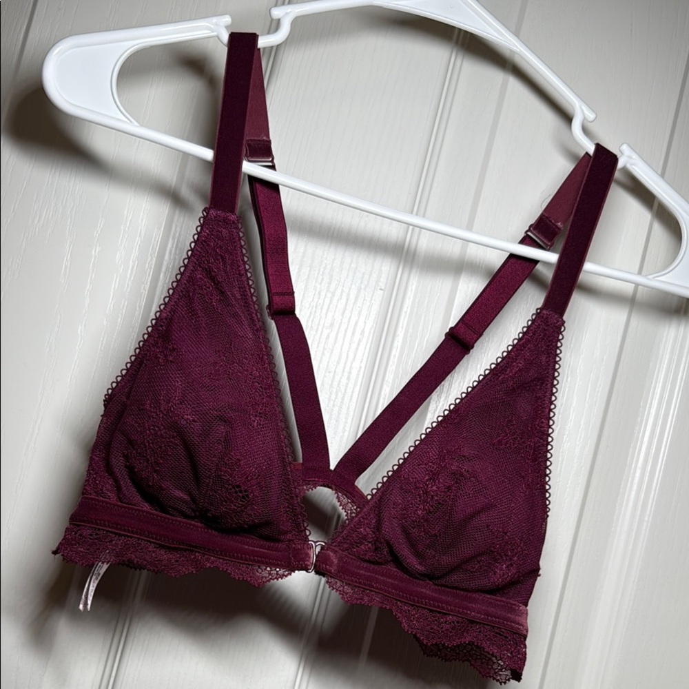 Victoria's Secret wireless bralette. NWOT. Size Small.